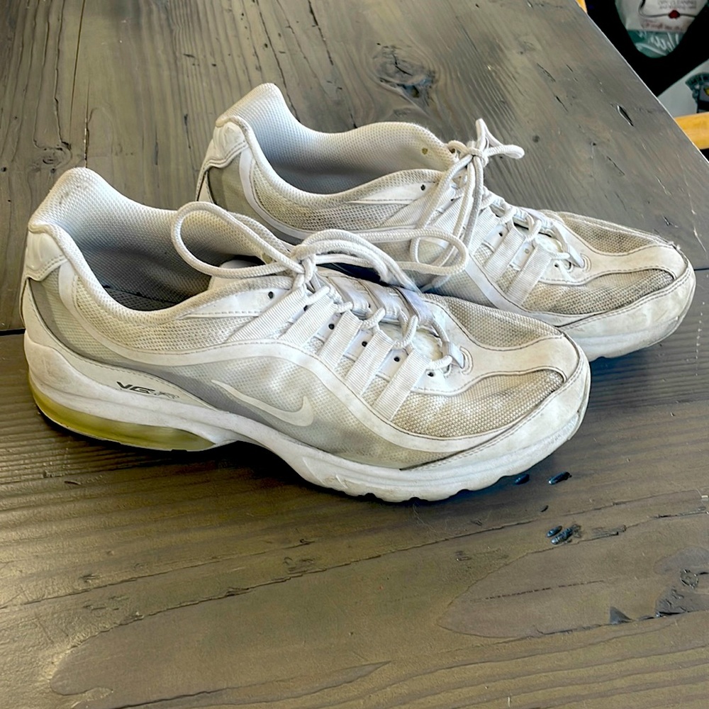 Nike VGR WHITE RUNNING SHOES